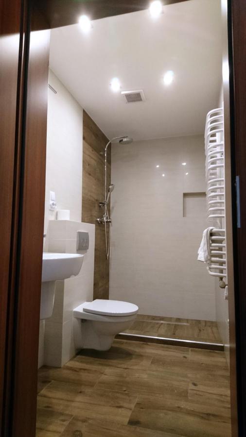 Dom Weselny Wenus Pokoje Hotelowe Przedborz Extérieur photo