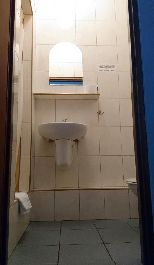 Dom Weselny Wenus Pokoje Hotelowe Przedborz Extérieur photo