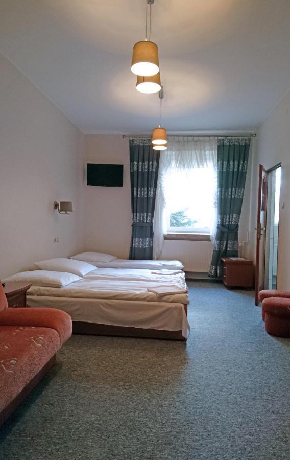Dom Weselny Wenus Pokoje Hotelowe Przedborz Extérieur photo