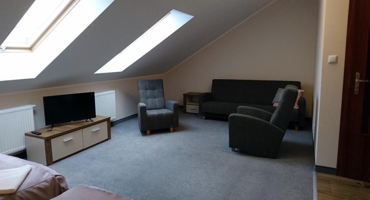 Dom Weselny Wenus Pokoje Hotelowe Przedborz Extérieur photo