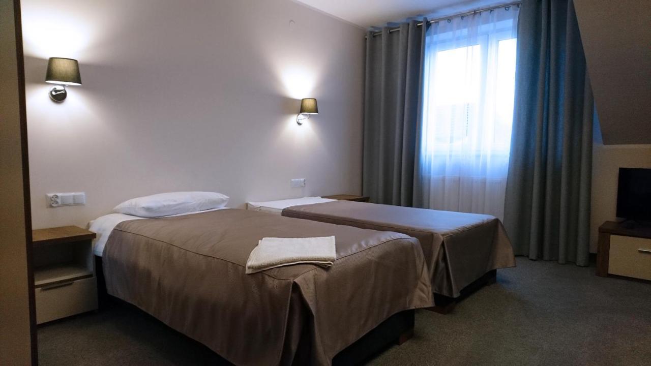 Dom Weselny Wenus Pokoje Hotelowe Przedborz Extérieur photo